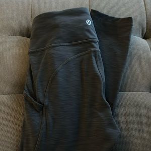 Lululemon wunder train with pockets leggings. Size 4.